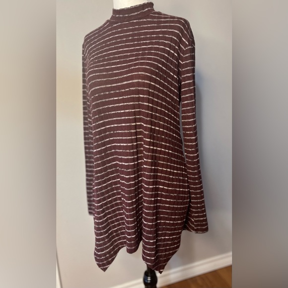 LOGO Lori Goldstein Comfortable Striped Turtleneck w/ Uneven Bottom:  Stylish!! - Picture 4 of 6